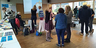 Pausengespräche während der Fortbildung